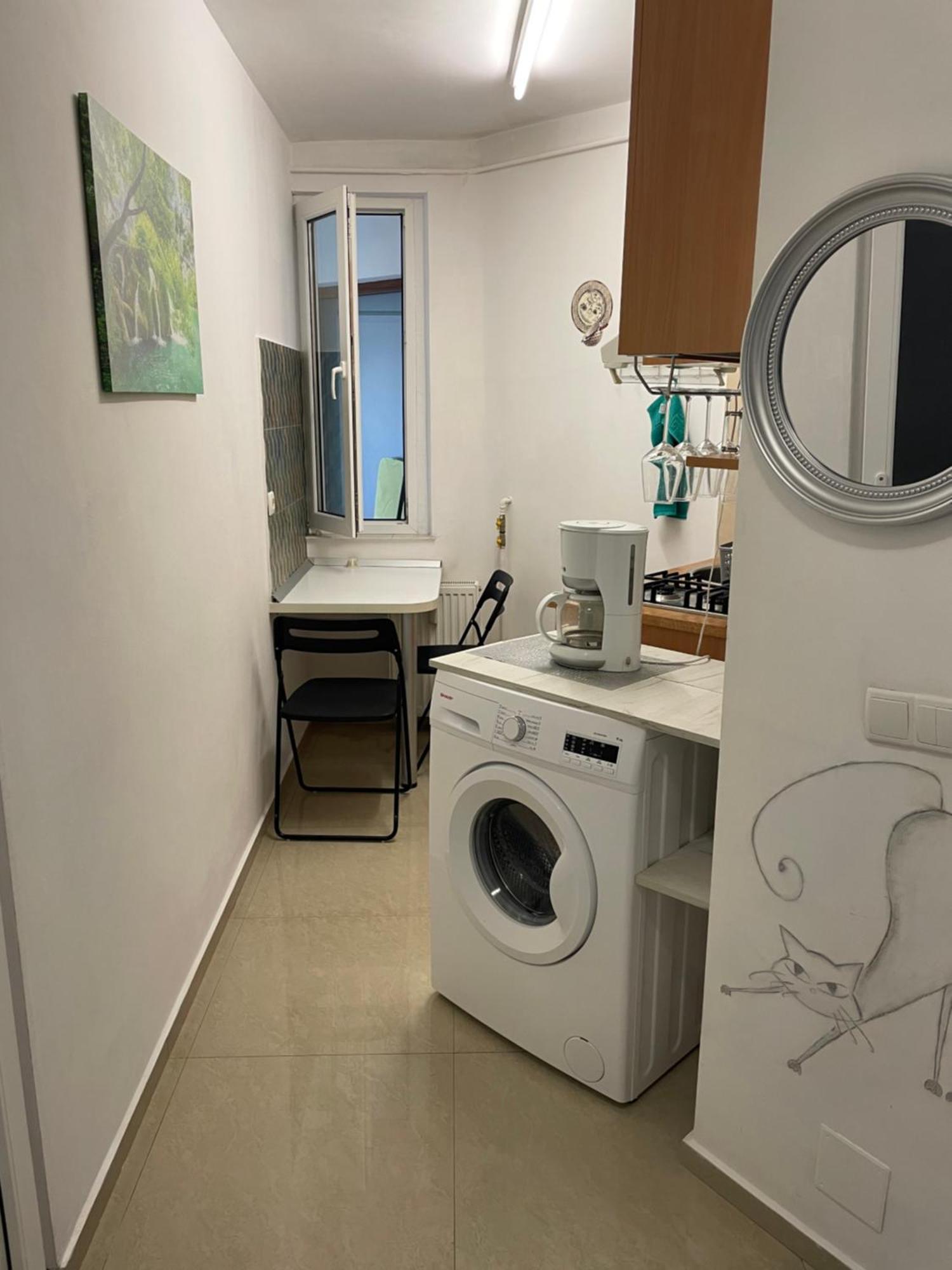 Nikolasstudiocenter Ploieşti Kültér fotó