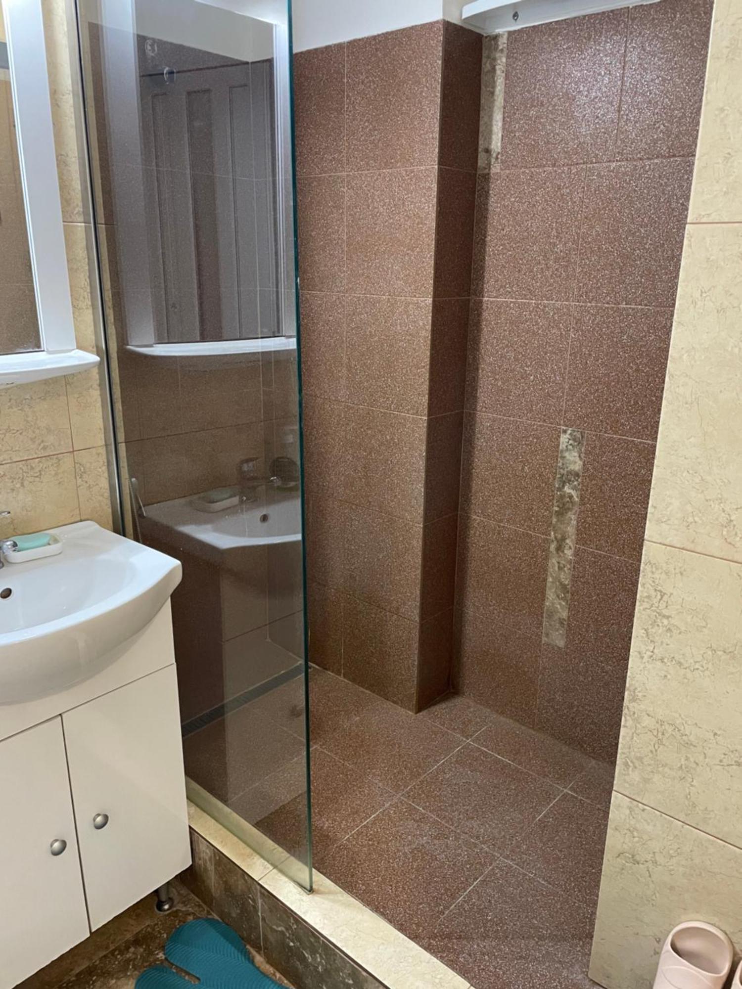Nikolasstudiocenter Ploieşti Kültér fotó